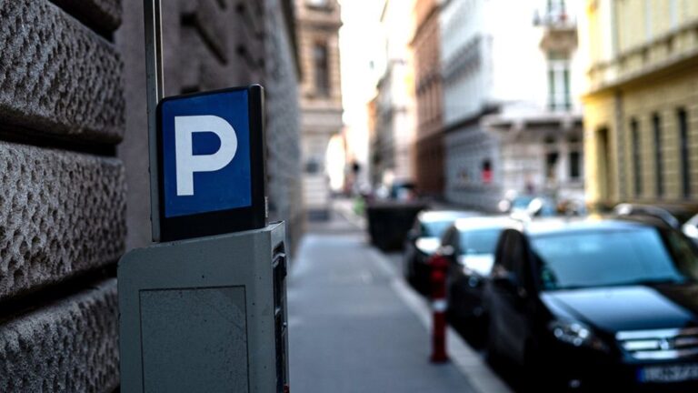 Régi adósságát törleszti az Önkormányzat – módosul a parkolási rendelet